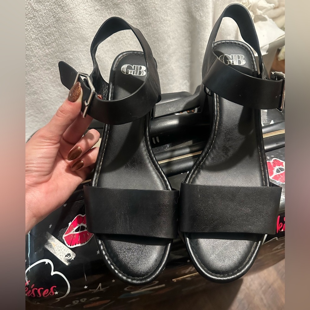Gianni Bini Platform Sandals